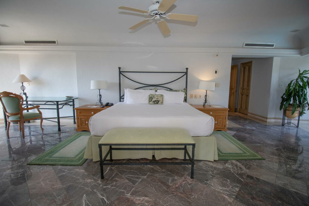 Master Suite Grand Isla Navidad Resort