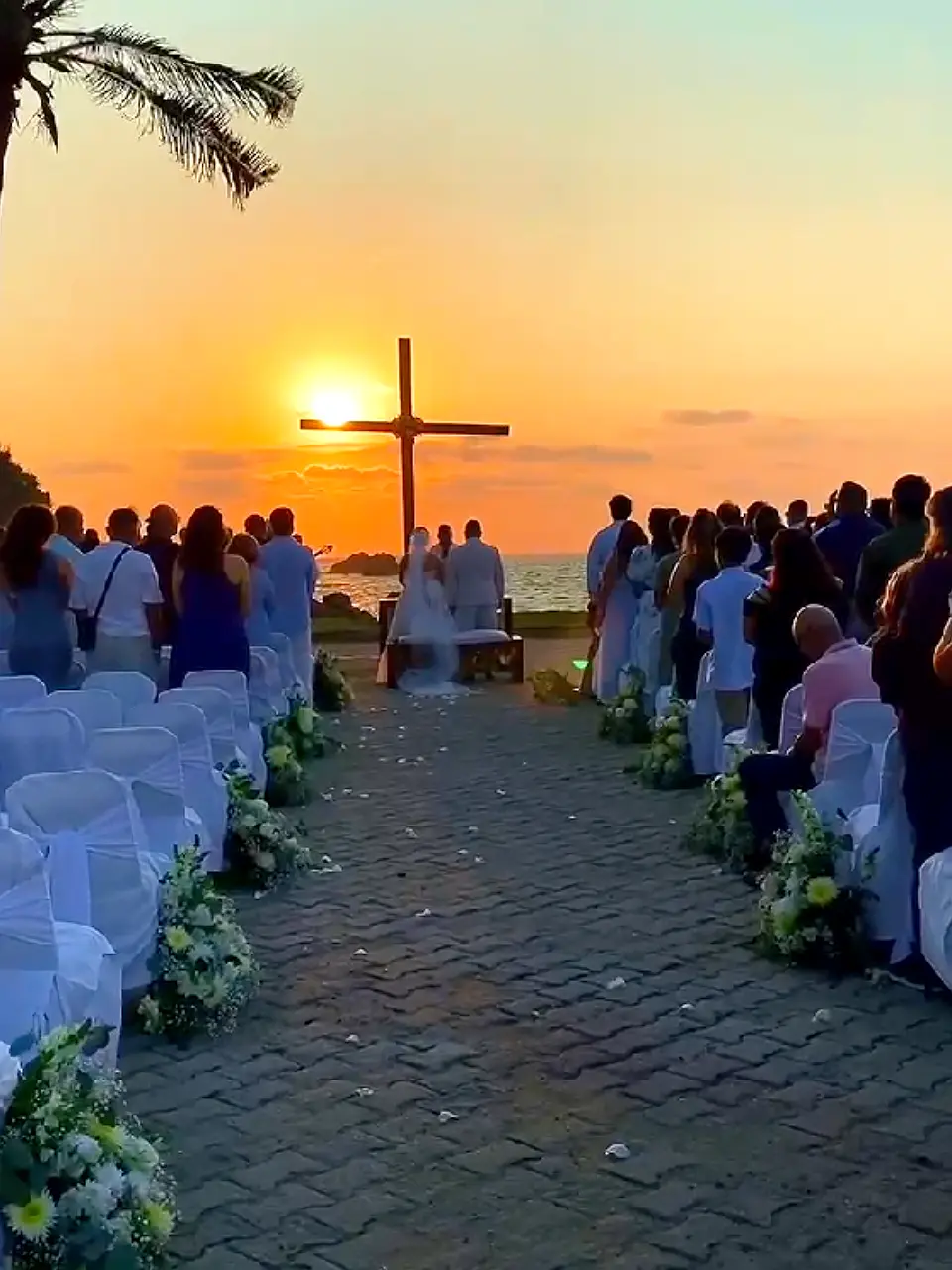 bodas y eventos en hotel isla navidad resort manzanillo frente a barra de navidad